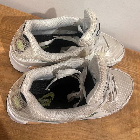 Nike air max 90 SE summit white Neptune green running sneaker shoes Euc sz7.5 - Picture 7 of 9